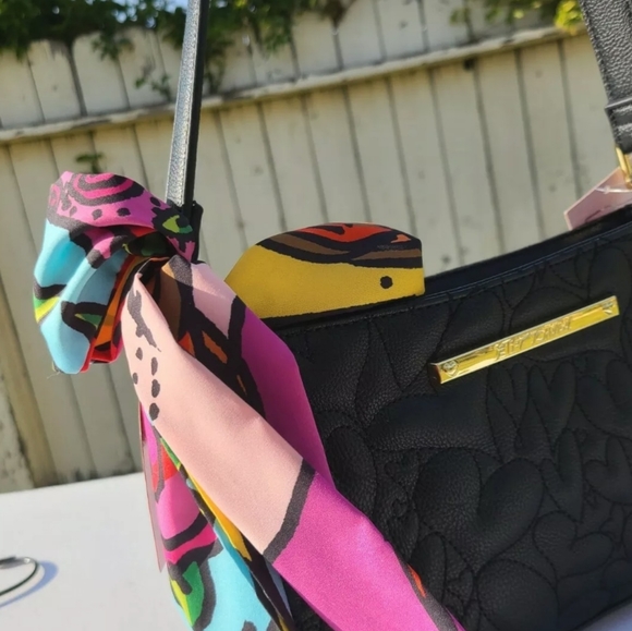 Betsey Johnson Black purse NWT With scarf - Picture 4 of 11